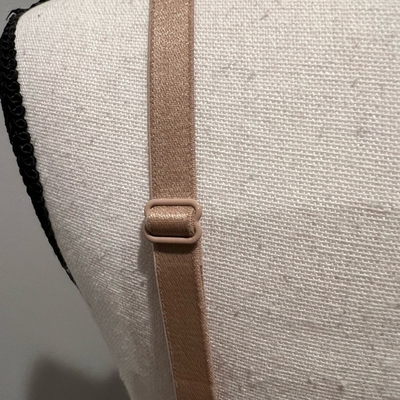 Victoria’s Secret T Shirt Bra with Uplift - 34D EUC - Picture 8 of 11